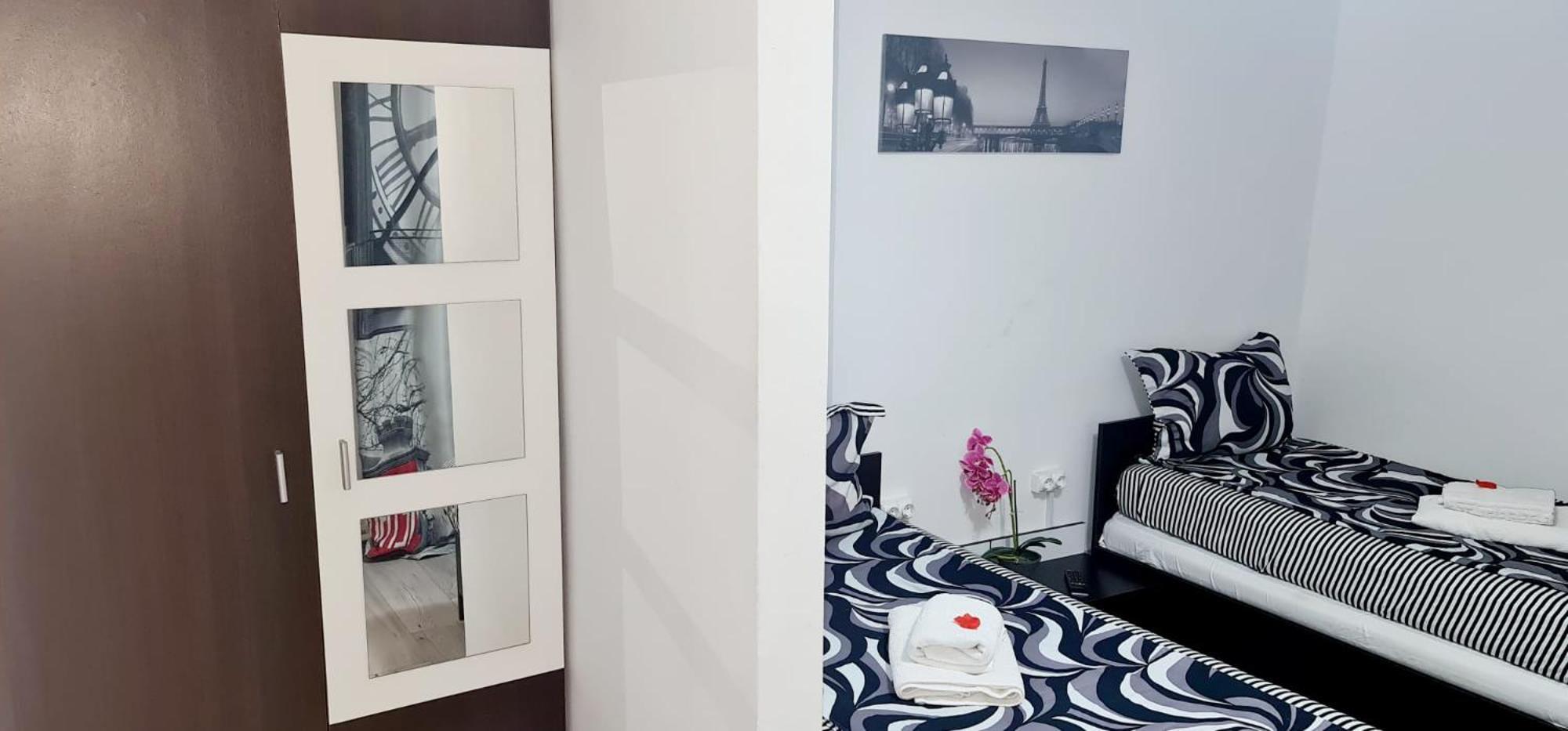 Pensiunea Red Rose Apartments Тимишоара Екстериор снимка